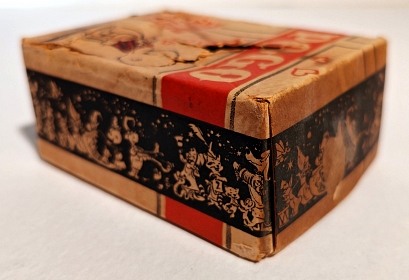 PogoWadeinboxPoor03_127.jpg